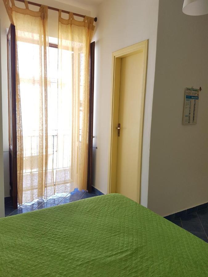 Ferienwohnung Lipari Centro Storico Flat 7 Min From Port Exterior foto